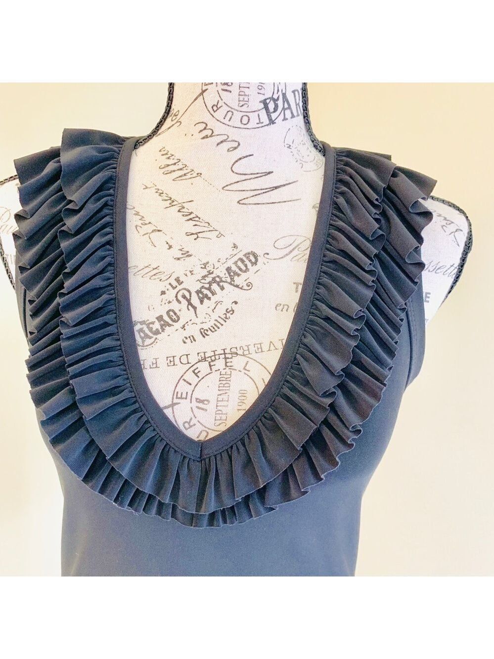 Joseph Ribkoff Ruffle Collar Tank Top - Picture 2 of 4